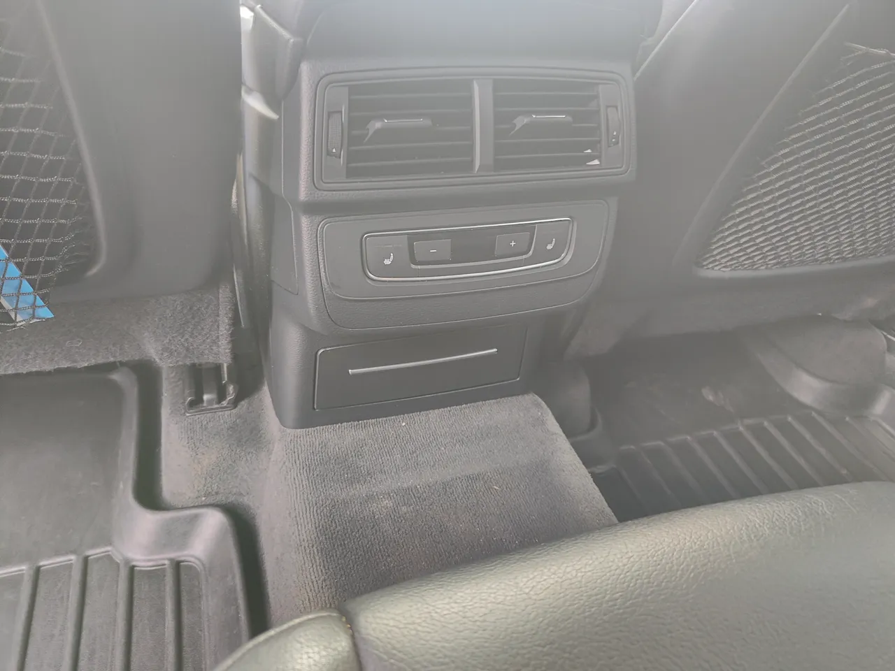 Audi Q7 - фото 16