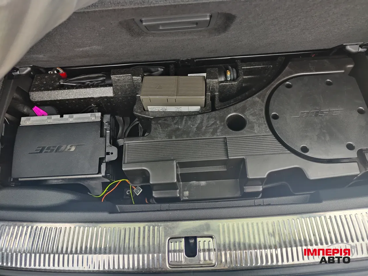 Audi Q7 - фото 12