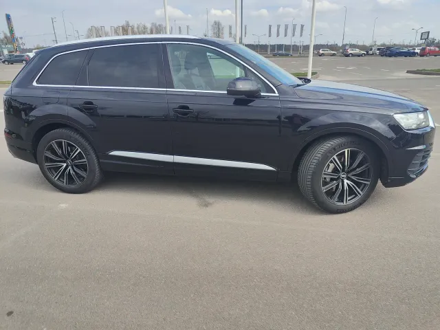 Audi Q7 - фото 4