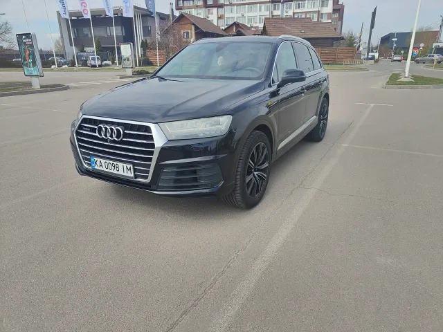 Audi Q7 - фото 1
