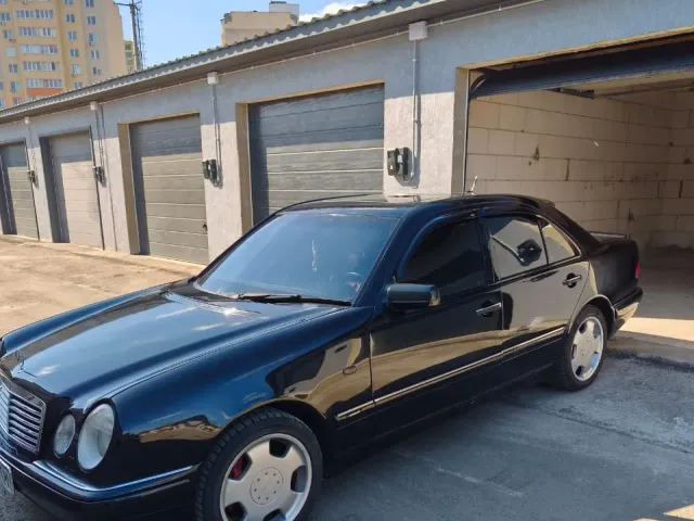 Mercedes-Benz E-Класс - фото 1