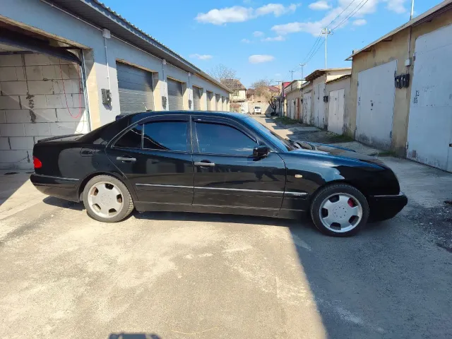 Mercedes-Benz E-Класс - фото 4