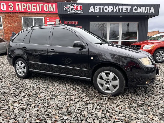 Skoda Fabia - фото 5
