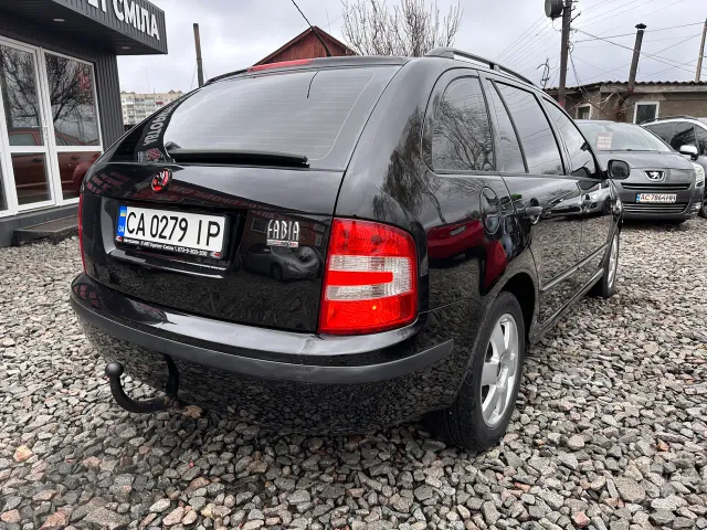 Skoda Fabia - фото 4