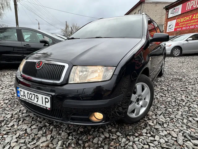 Skoda Fabia - фото 2