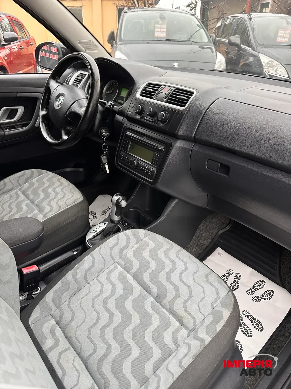 Skoda Fabia - фото 8