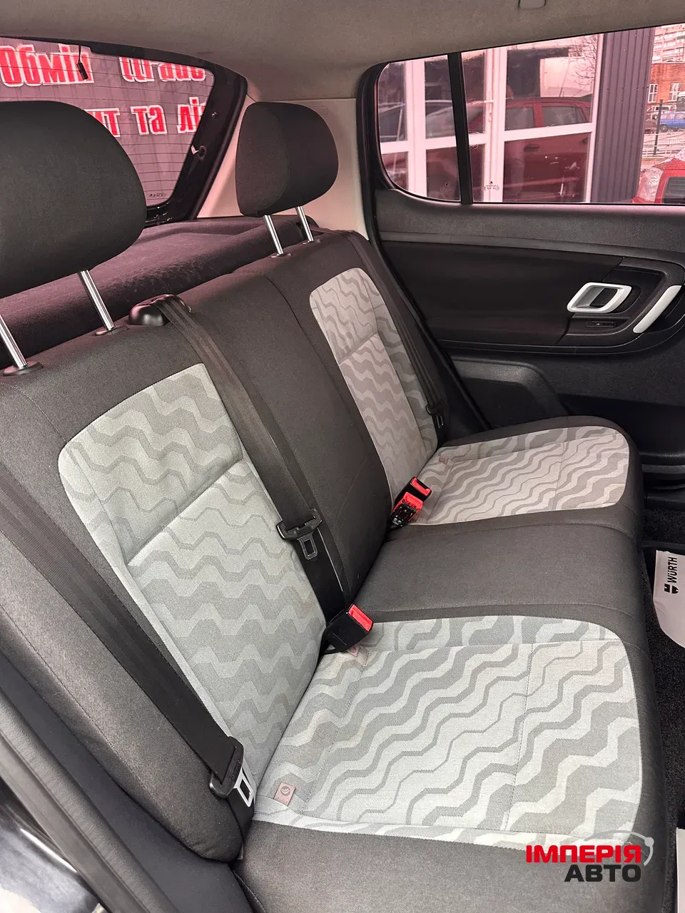 Skoda Fabia - фото 7