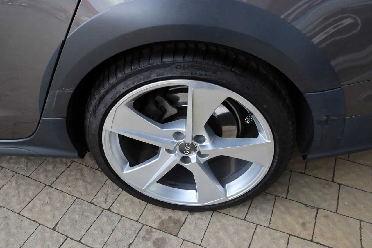 Audi A6 allroad - фото 10