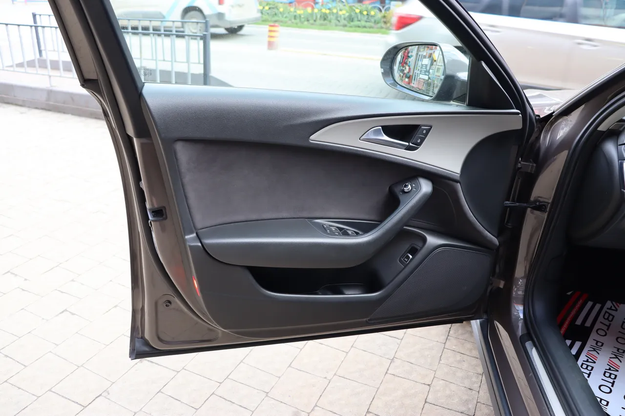 Audi A6 allroad - фото 12