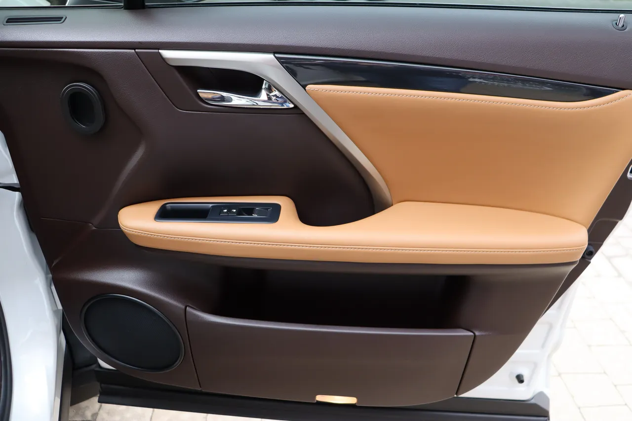 Lexus RX - фото 33