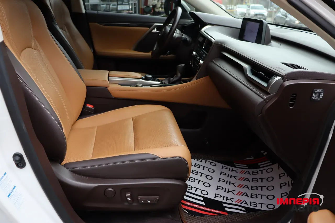 Lexus RX - фото 35