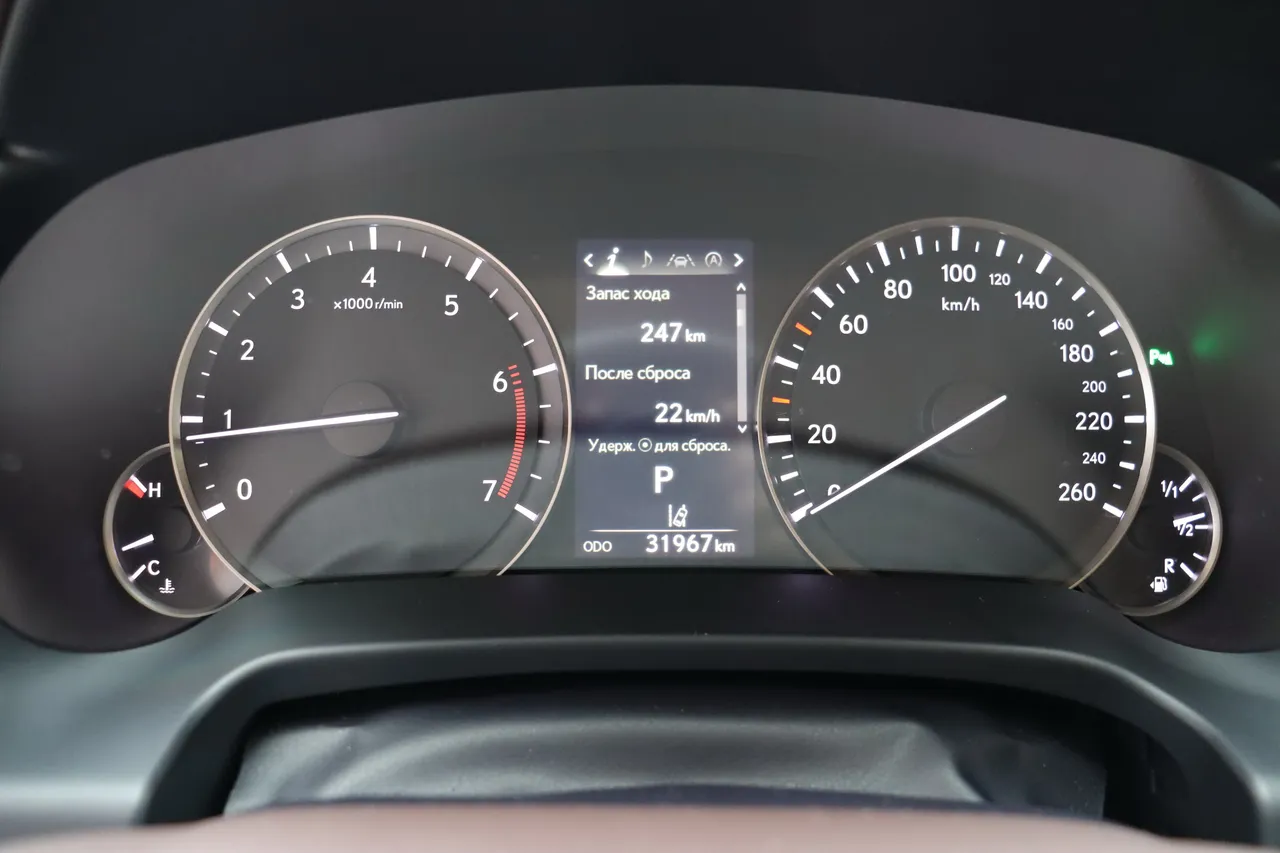 Lexus RX - фото 15