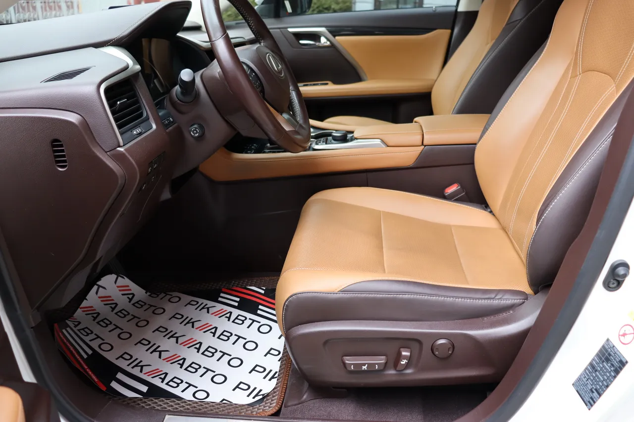 Lexus RX - фото 11