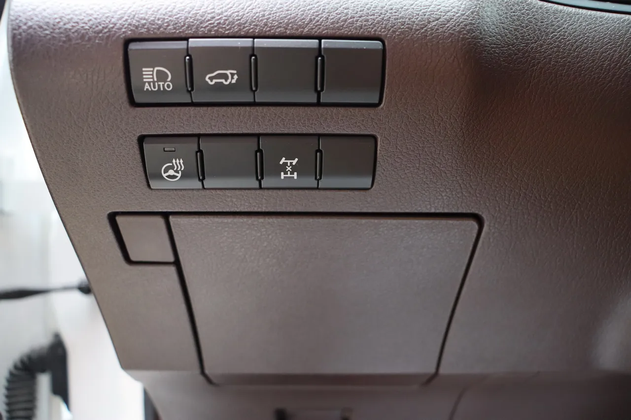 Lexus RX - фото 14