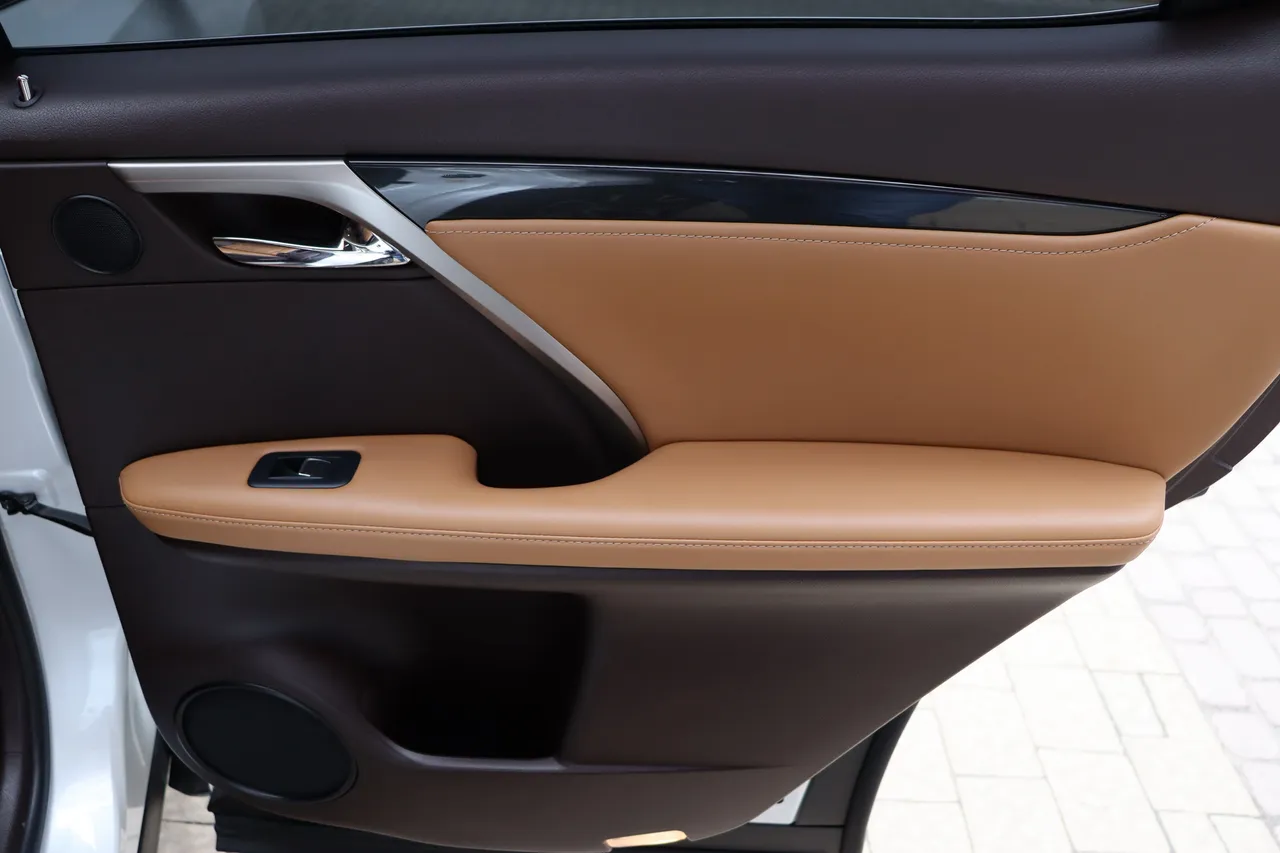 Lexus RX - фото 40