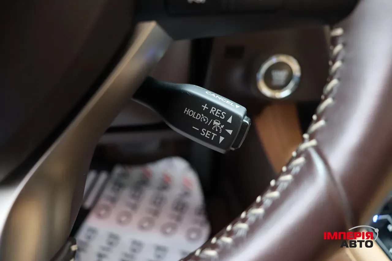 Lexus RX - фото 21