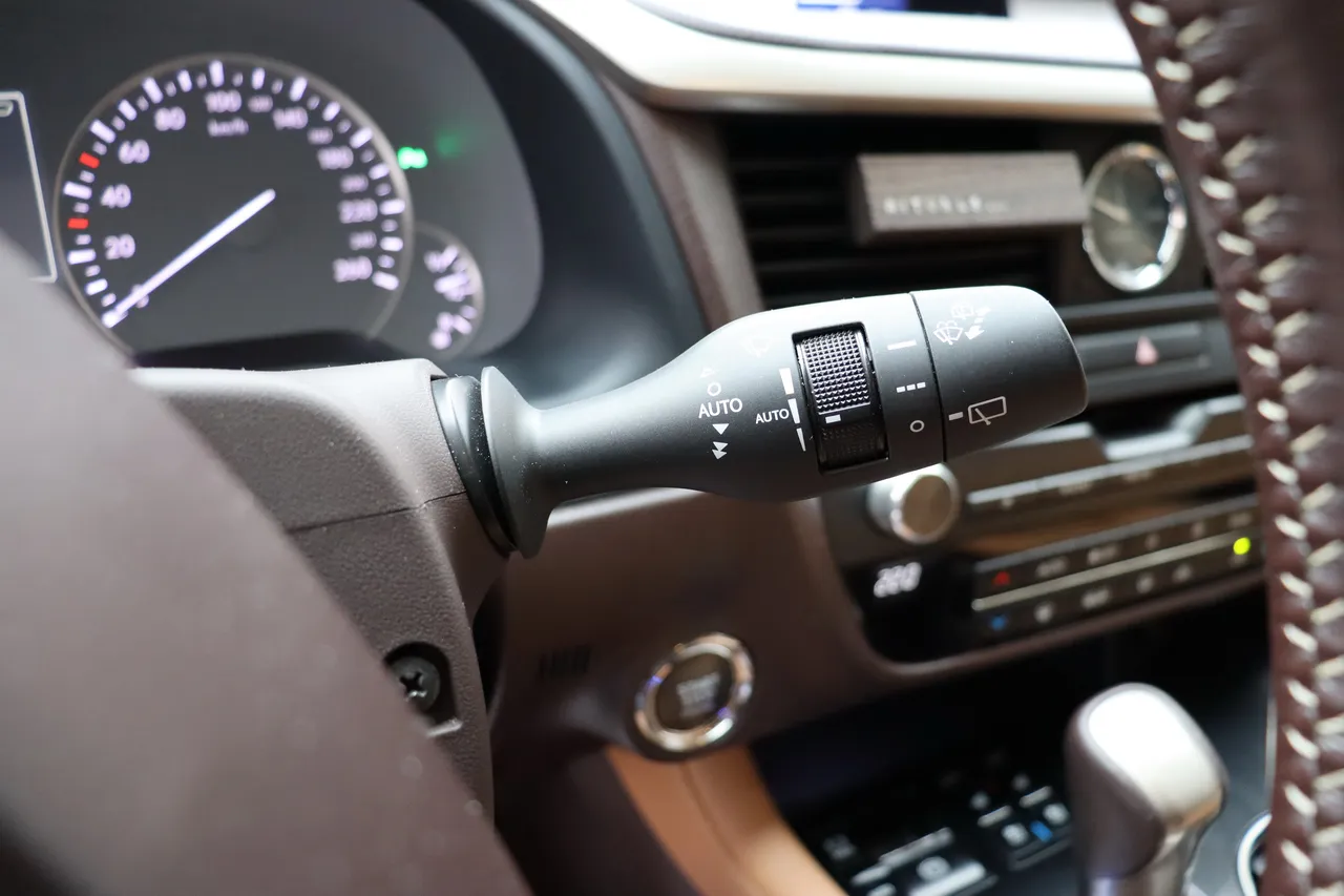 Lexus RX - фото 17