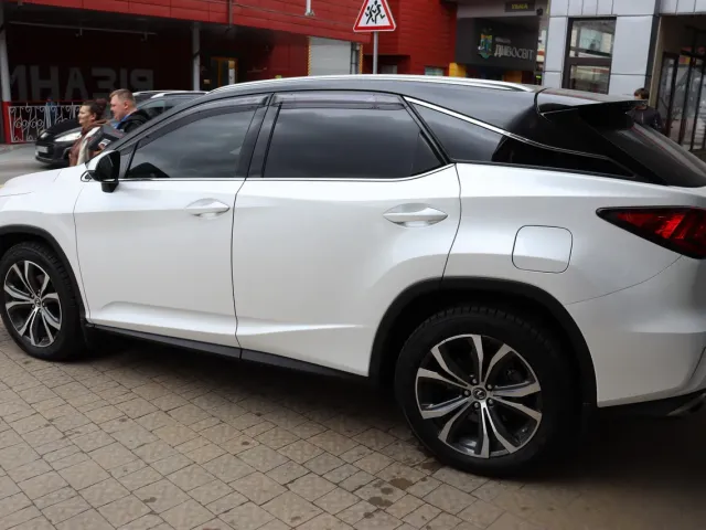Lexus RX - фото 4