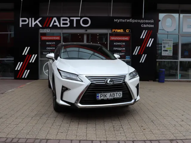 Lexus RX - фото 1