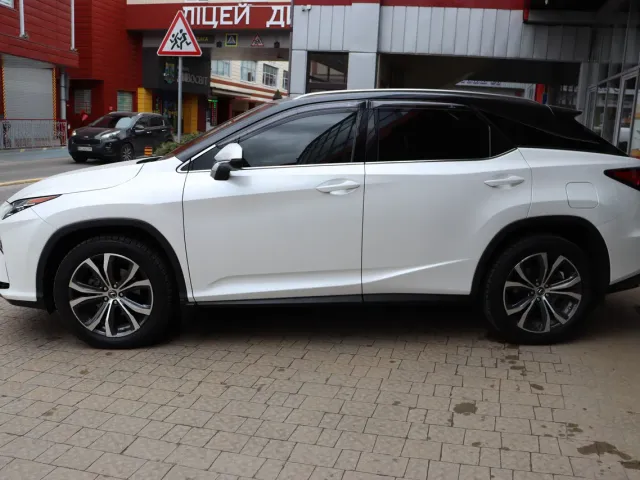 Lexus RX - фото 3