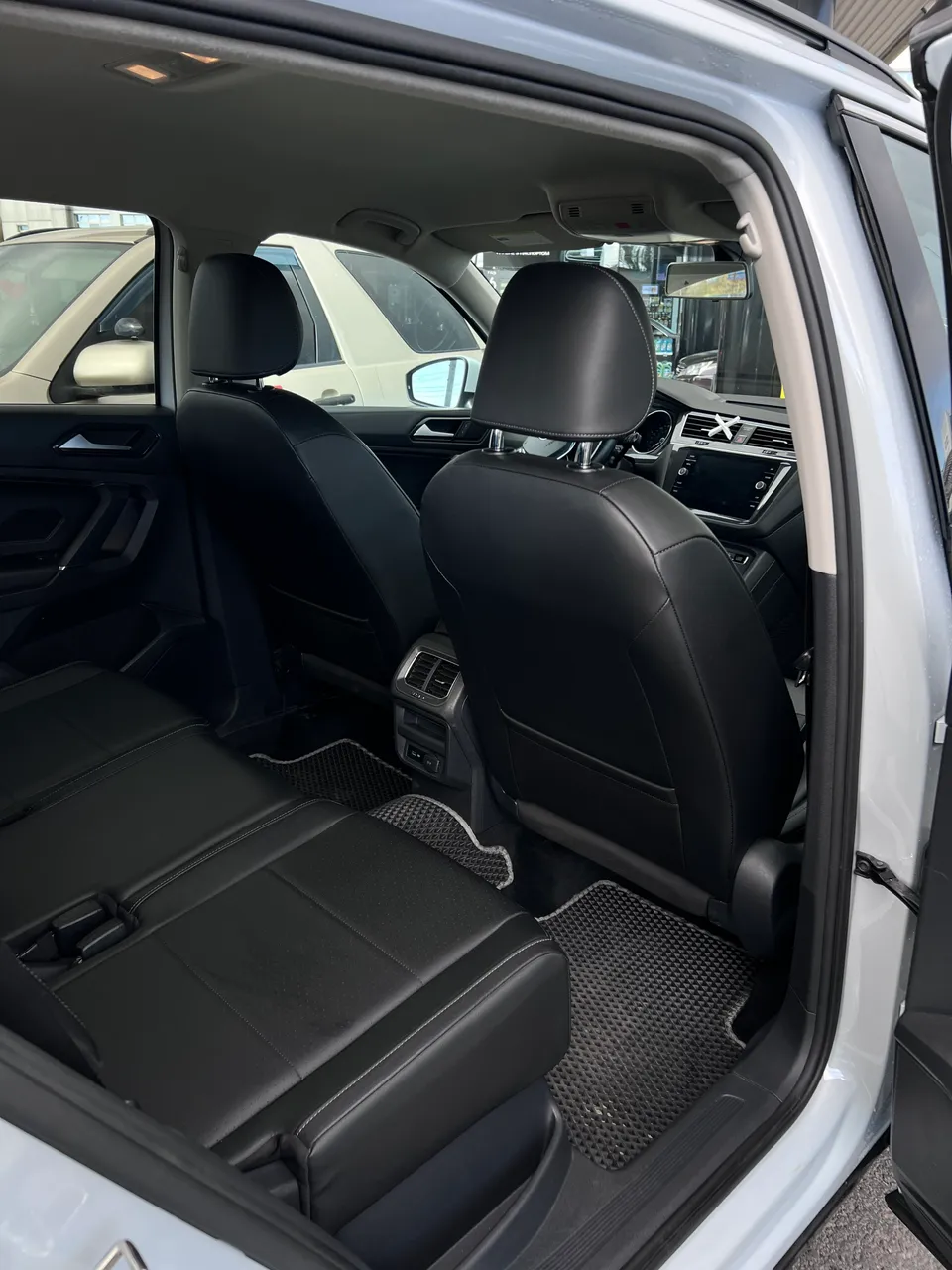 Volkswagen Tiguan - фото 17