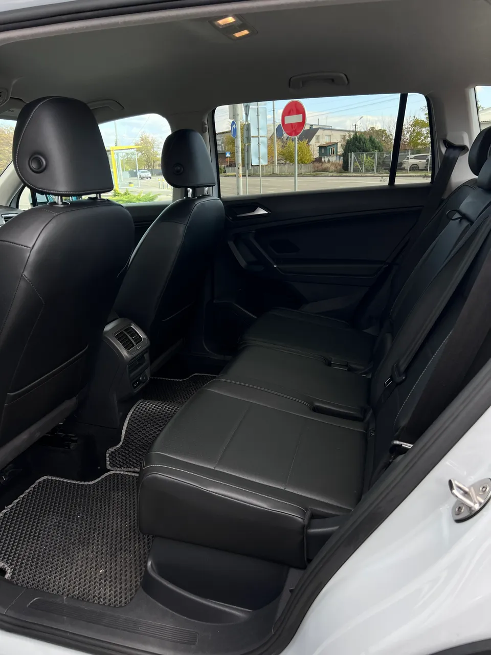 Volkswagen Tiguan - фото 14