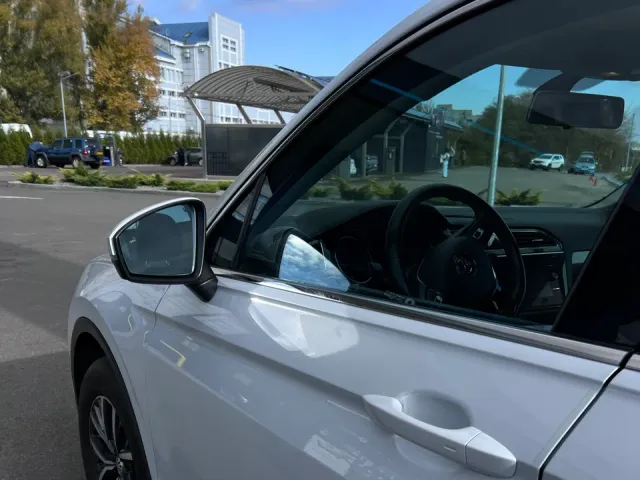 Volkswagen Tiguan - фото 5