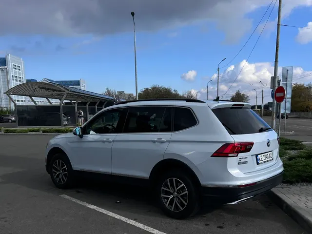 Volkswagen Tiguan - фото 4