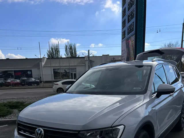 Volkswagen Tiguan - фото 3