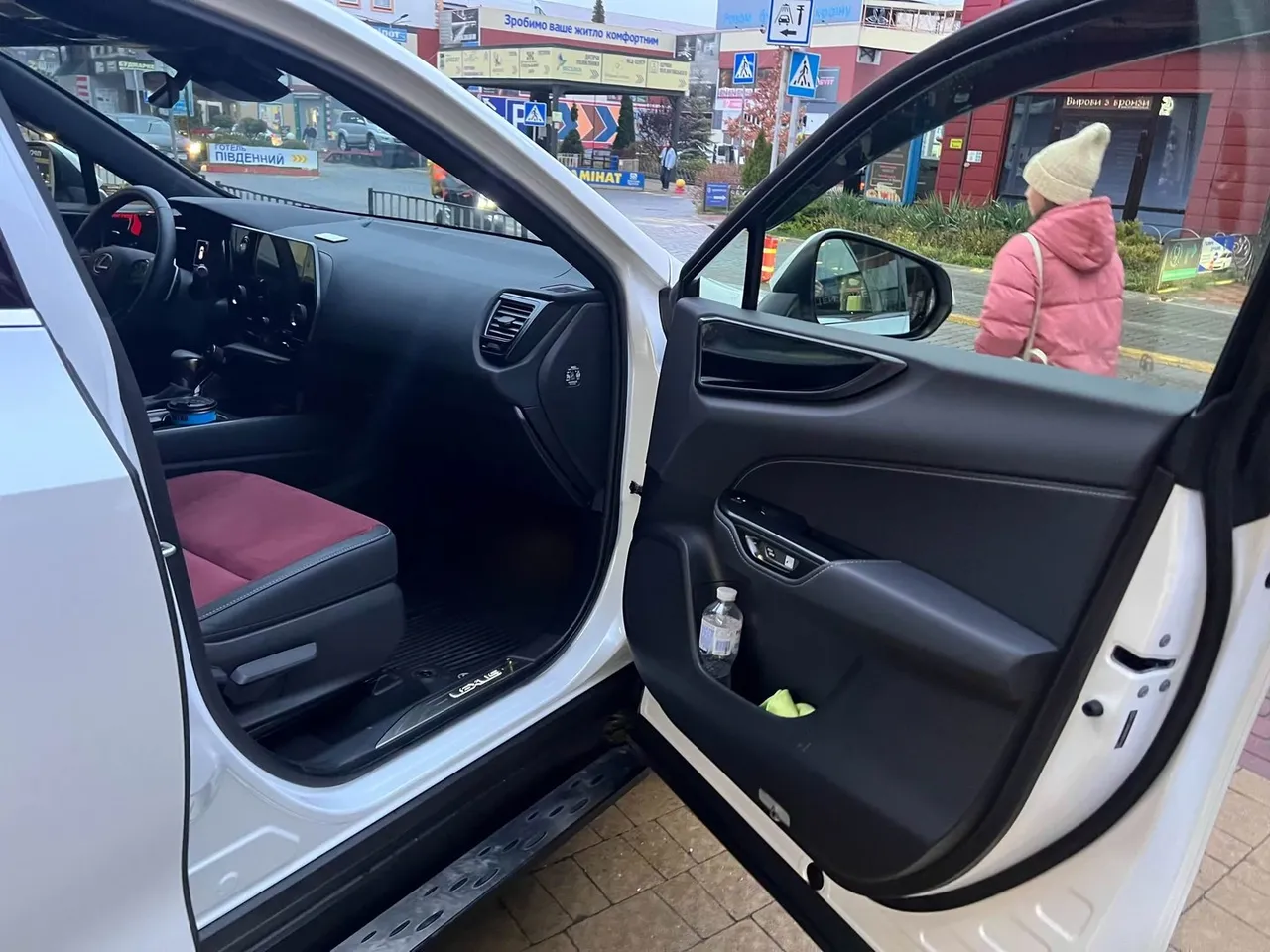 Lexus NX - фото 36