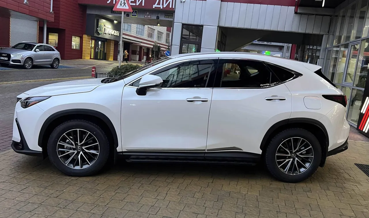 Lexus NX - фото 9