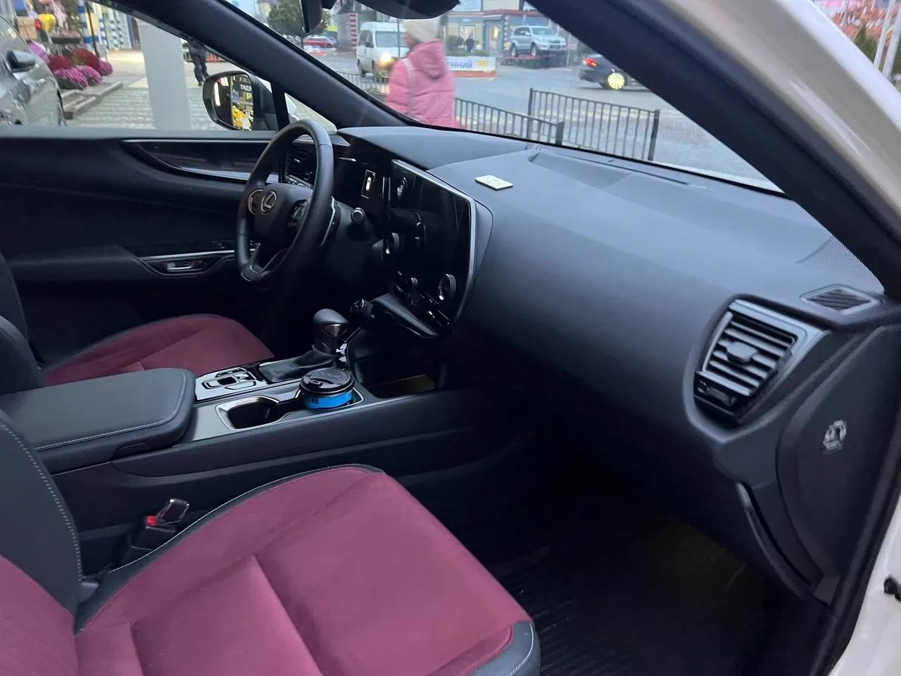 Lexus NX - фото 38