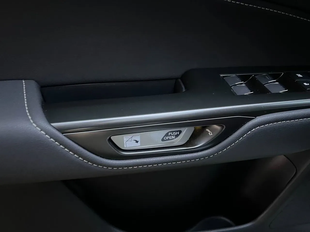 Lexus NX - фото 14