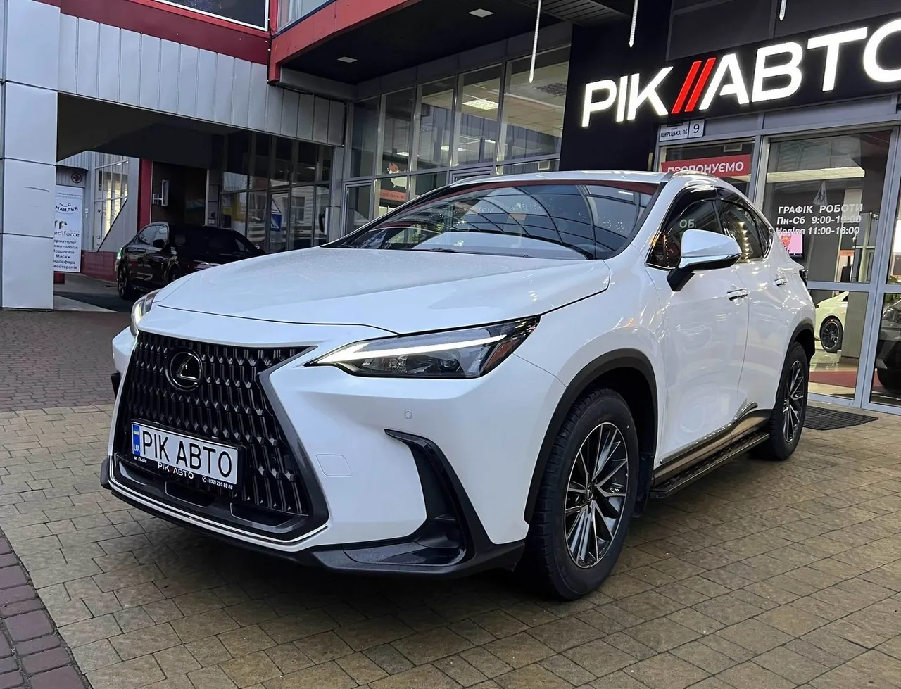 Lexus NX - фото 2