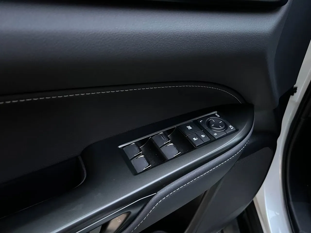 Lexus NX - фото 13