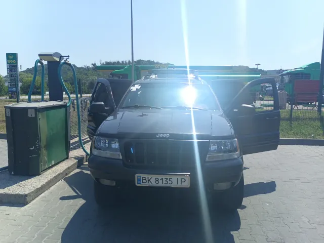 Jeep Cherokee - фото 4