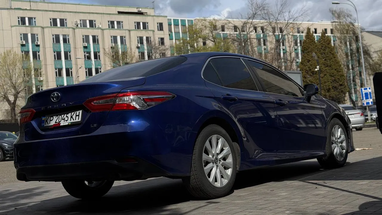 Toyota Camry - фото 6
