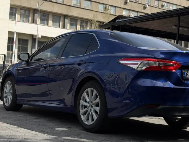 Toyota Camry - фото 4