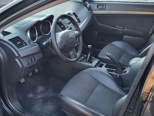 Mitsubishi Lancer - фото 5