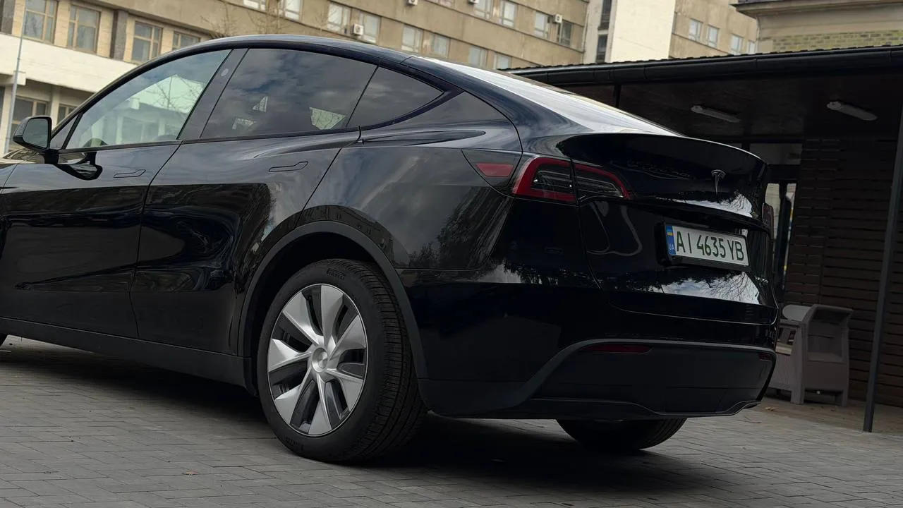 Tesla Model Y - фото 4