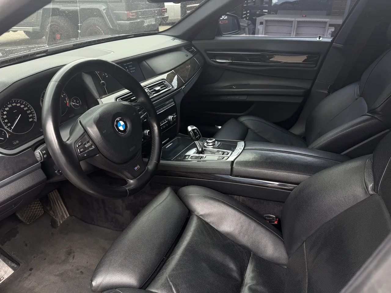 BMW 7 серії - фото 8