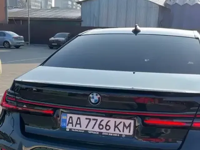BMW 7 серії - фото 2
