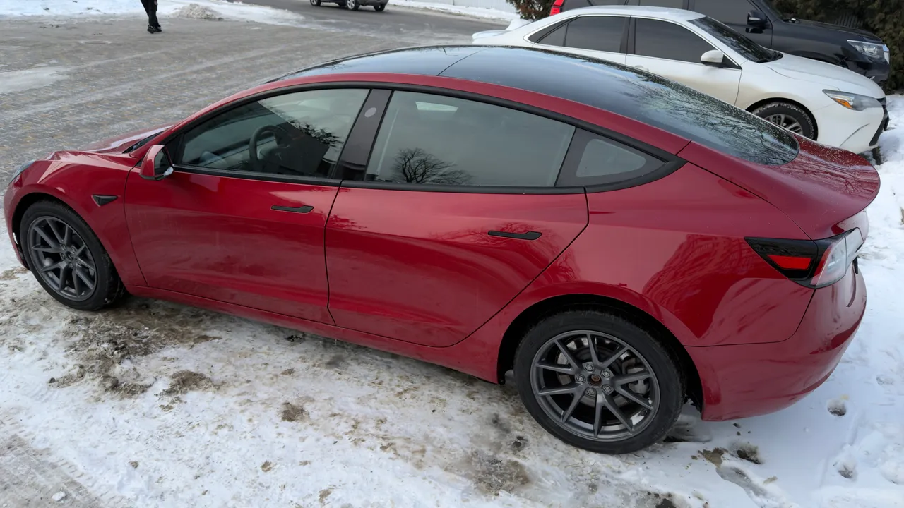 Tesla Model 3 - фото 5