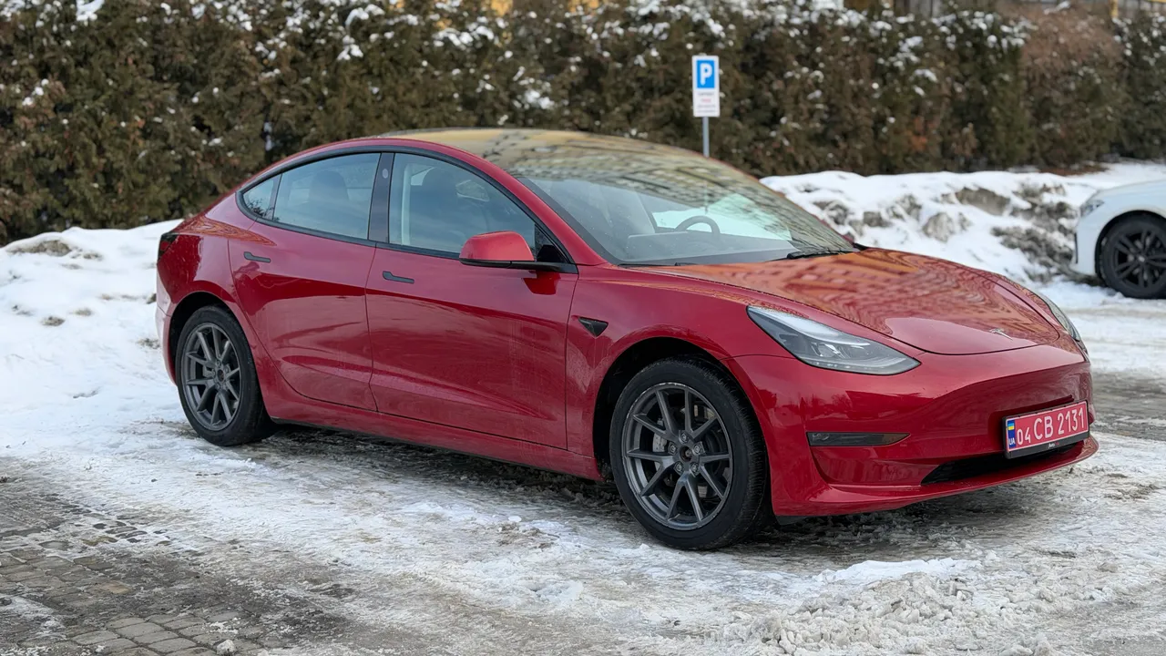 Tesla Model 3 - фото 3