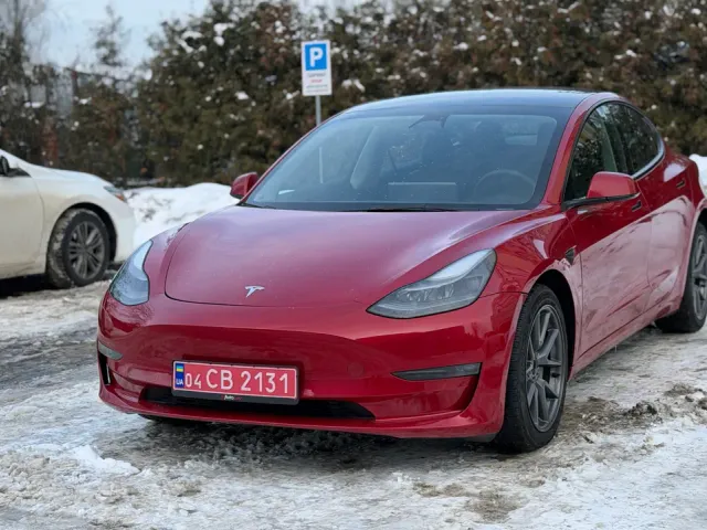 Tesla Model 3 - фото 1