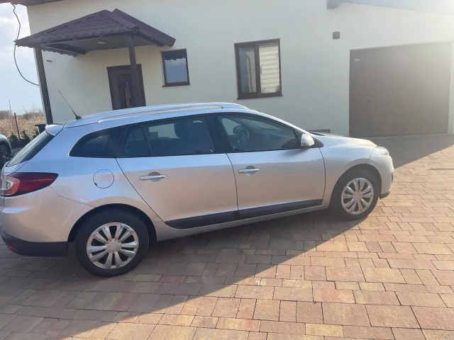 Renault Megane - фото 2