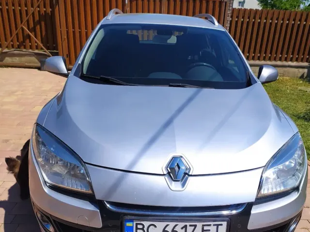 Renault Megane - фото 1