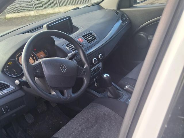 Renault Megane - фото 1