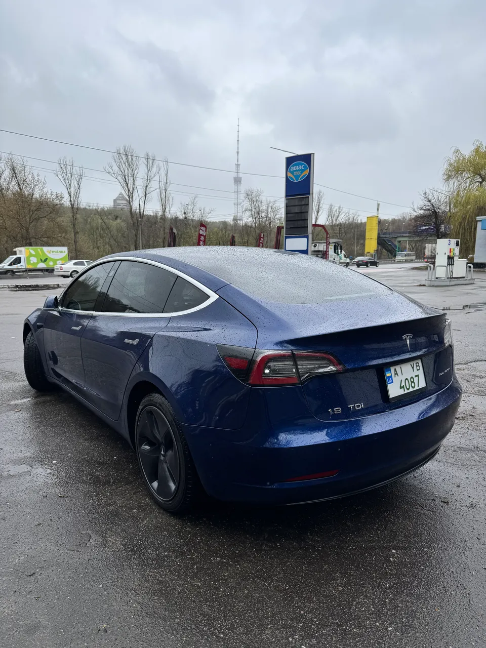 Tesla Model 3 - фото 3