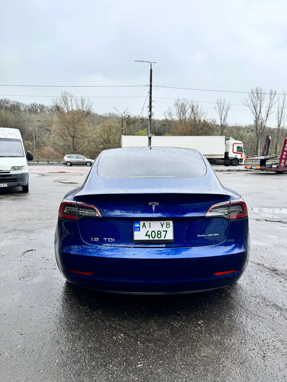 Tesla Model 3 - фото 4